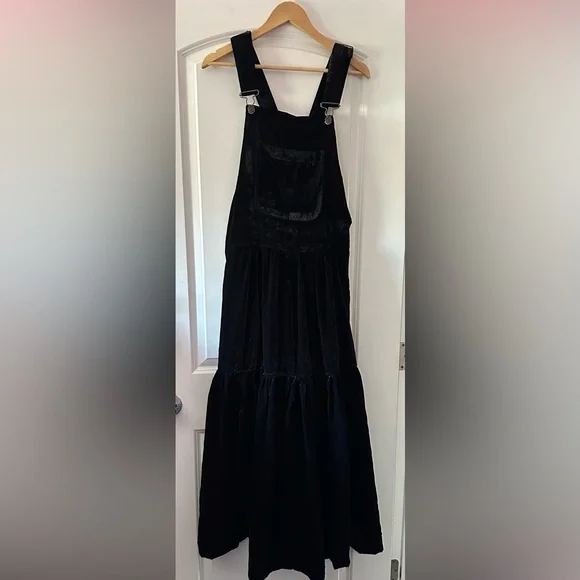 Velvet Overall/dress - Picture 4 of 10